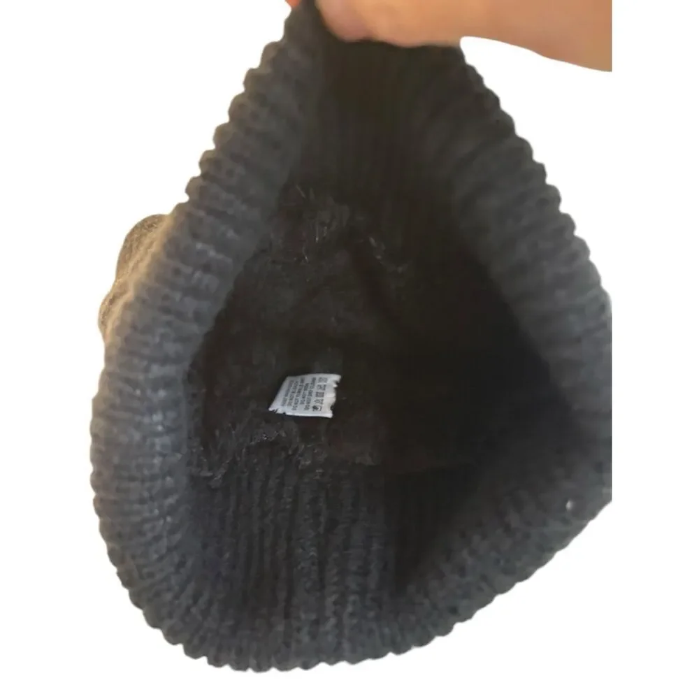 LA Valentina Smiley Pom Pom Beanie